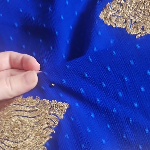 Red and Blue Traditional Saree with Gold Accents - Picture 3 of 4